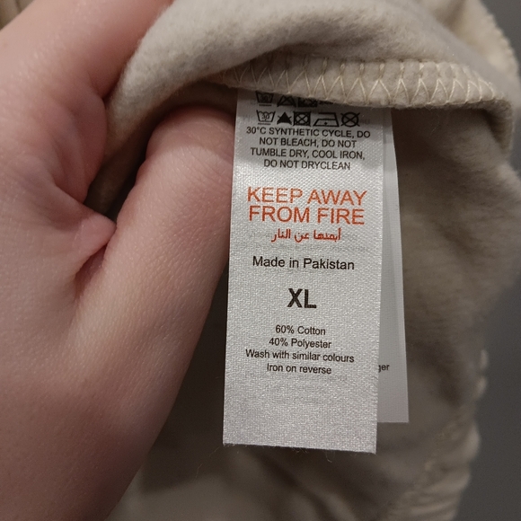 PrettyLittleThing Sand Recycled Slogan Oversized Hoodie - Picture 7 of 9